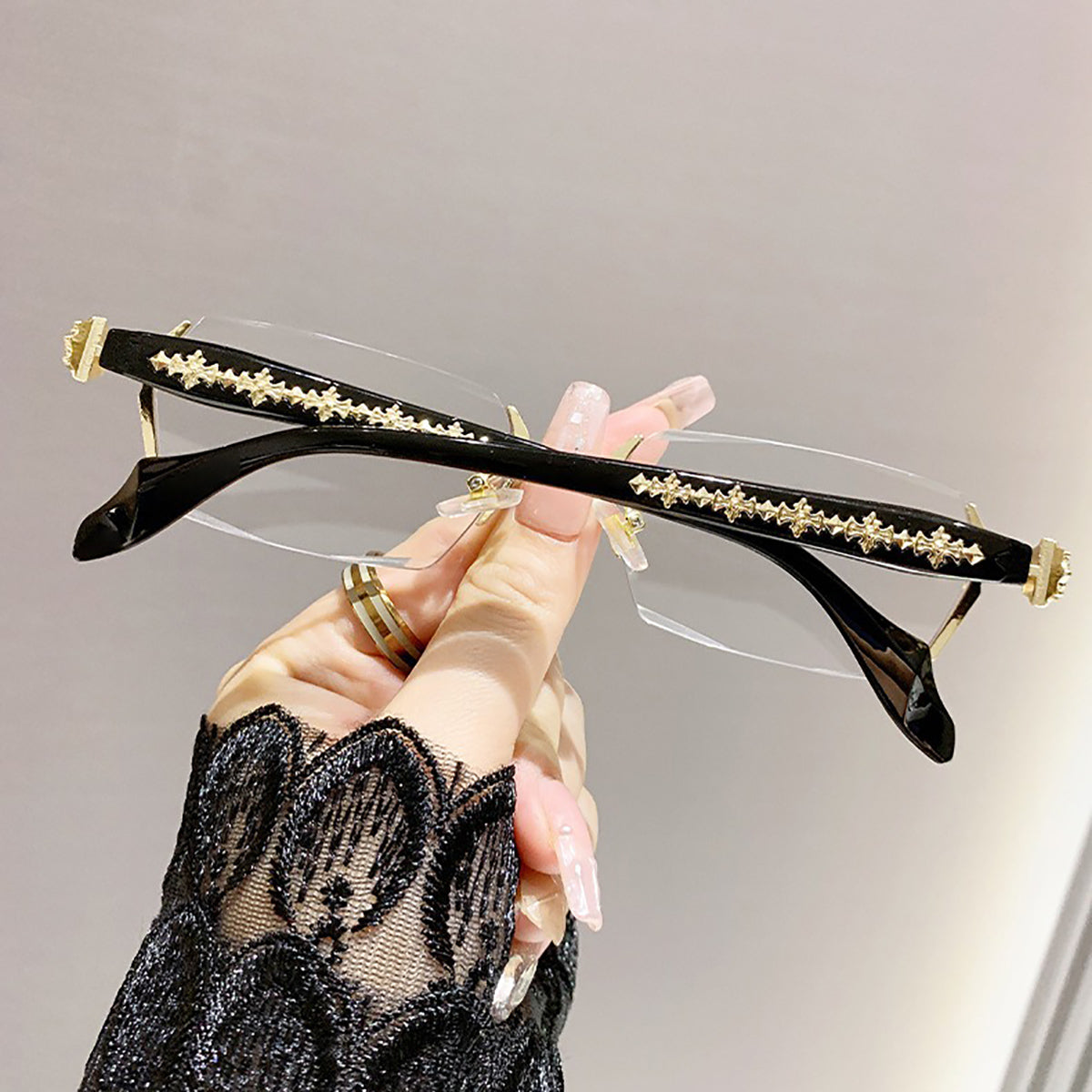 Luxury Rimless Eyewear – Gothic Inspired Elegance