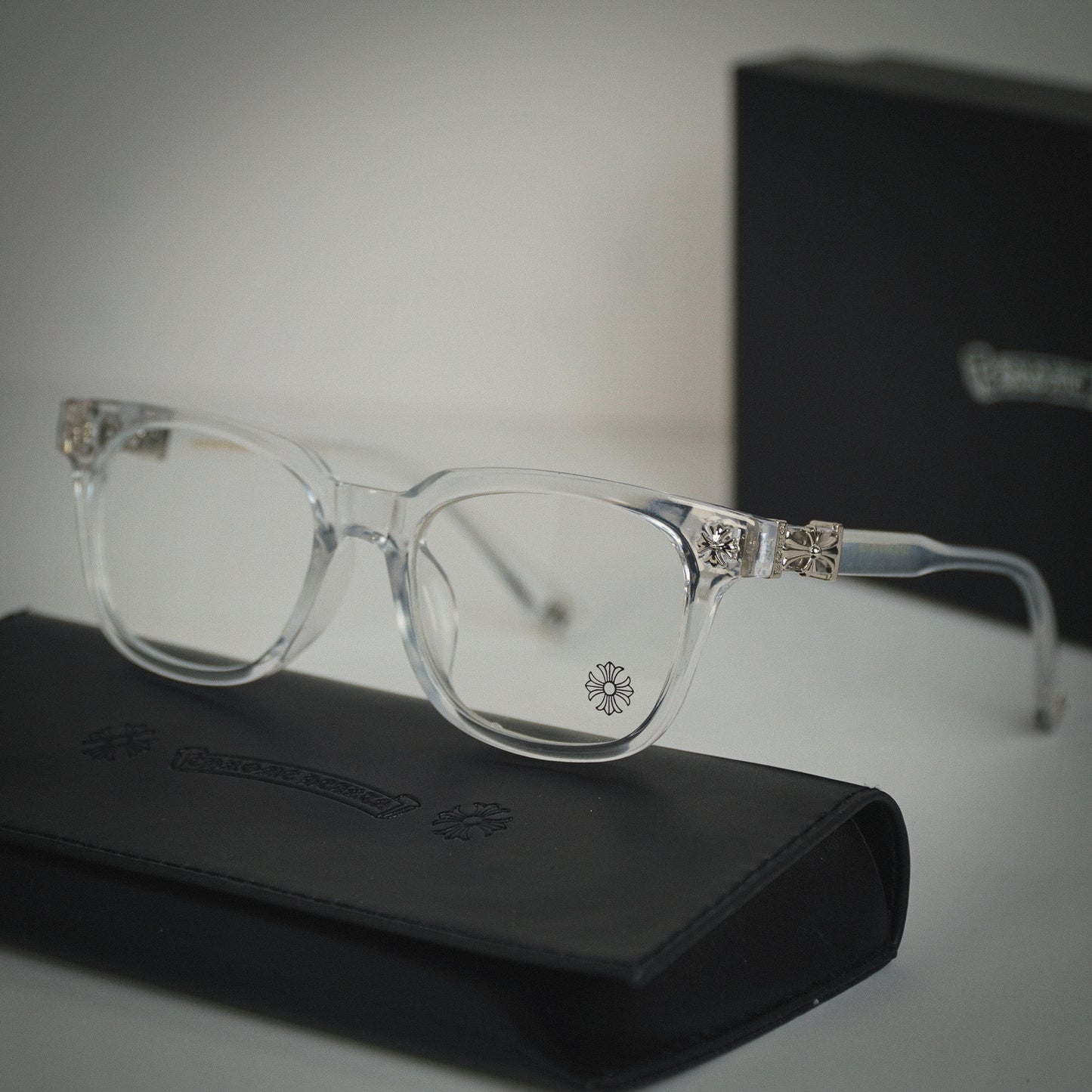 Elegant Clear Frame Eyewear